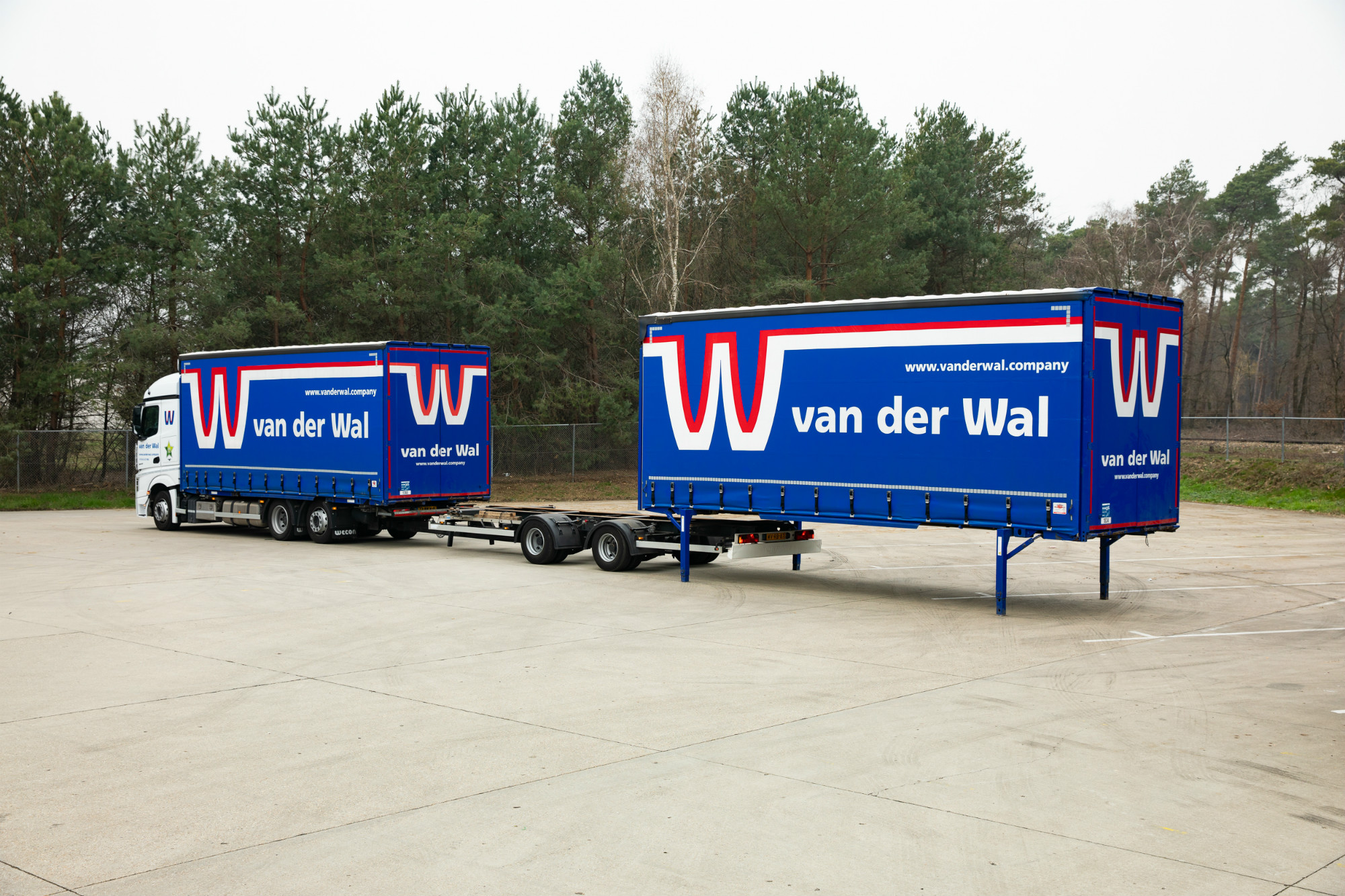 LHV_swapbodies_drop_off_van_der_wal