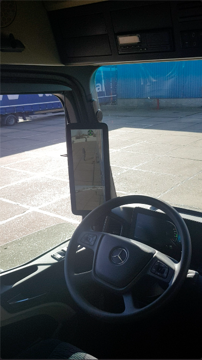 Interieur spiegelloze mercedes benz actros met mirrorcam