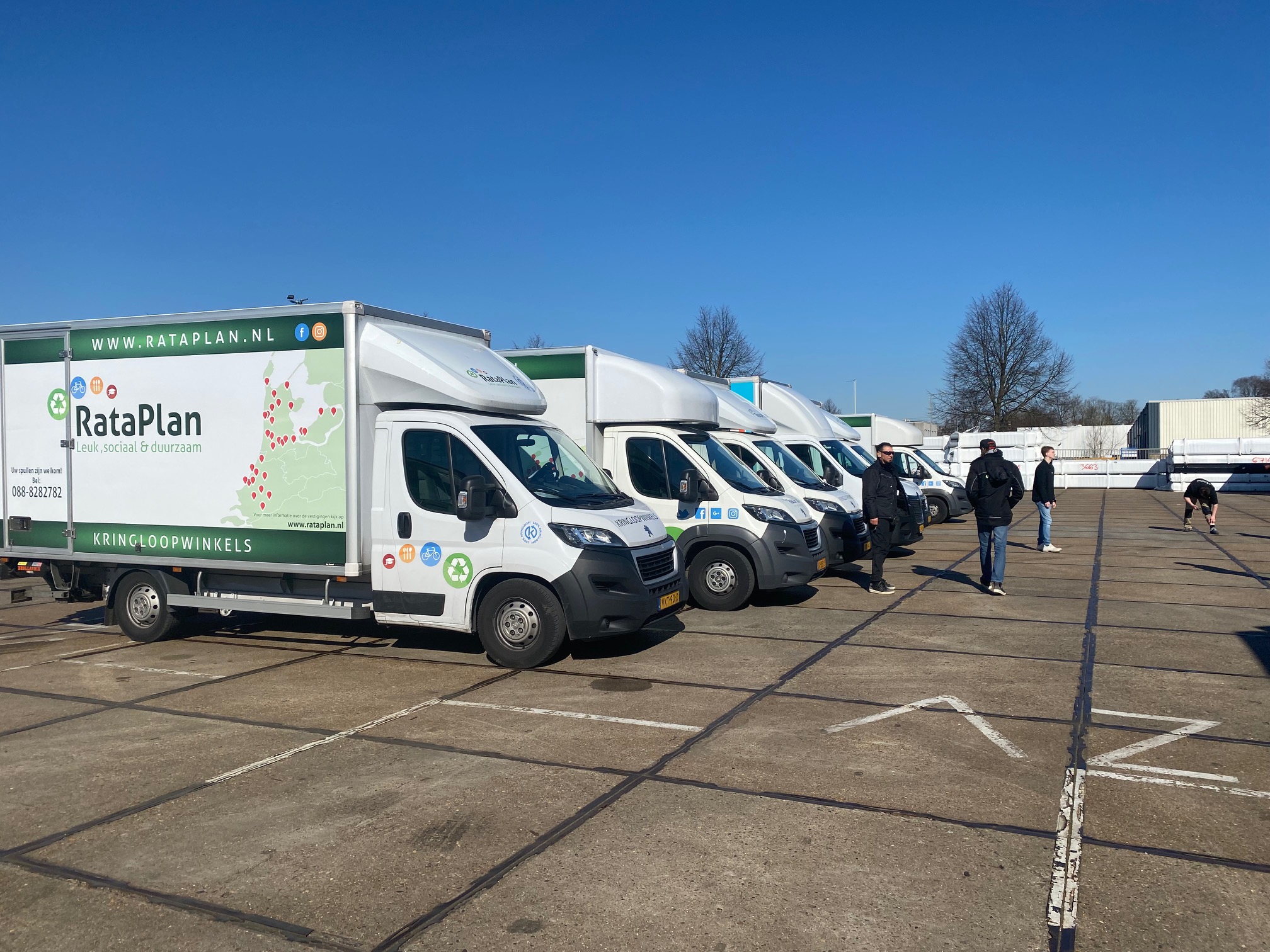 Stichting Rataplan lorries unloading at Van der Wal