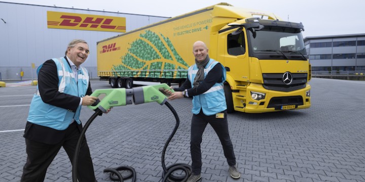 Eerste elektrische truck voor DHL en Van der Wal samen